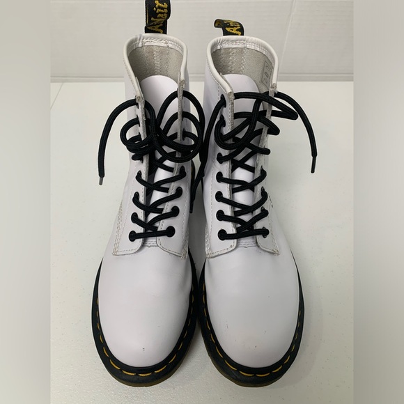1460 White Dr. Martens Smooth Leather Lace Up Boots SZ 8W/6M - Picture 4 of 9